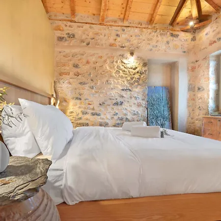 Melias Olive Retreat מלון דירות 3*
