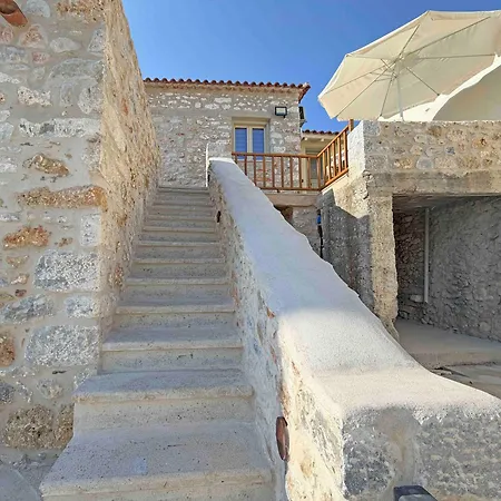 Melias Olive Retreat Kelefa
