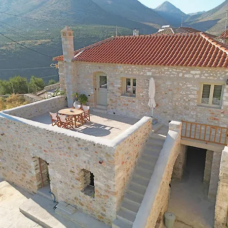 Melias Olive Retreat מלון דירות 3*