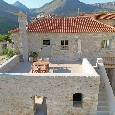 Melias Olive Retreat מלון דירות 3*